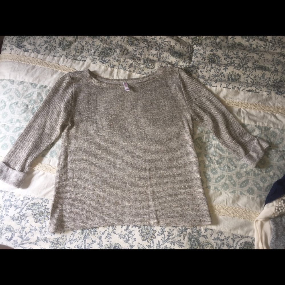 Shimmery quarter-sleeved Xhilaration Top💛